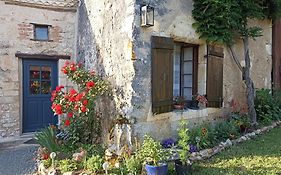 Studio cosy en pleine nature dans maison en pierre avec piscine et wifi